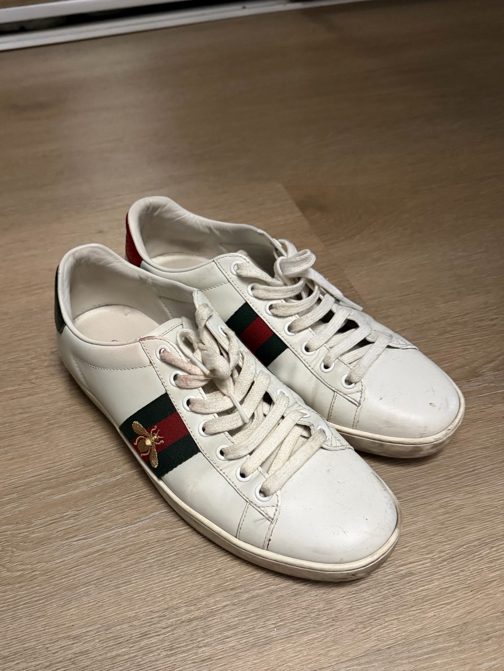 Gucci White Leather Sneakers with Green and Red Web Stripe